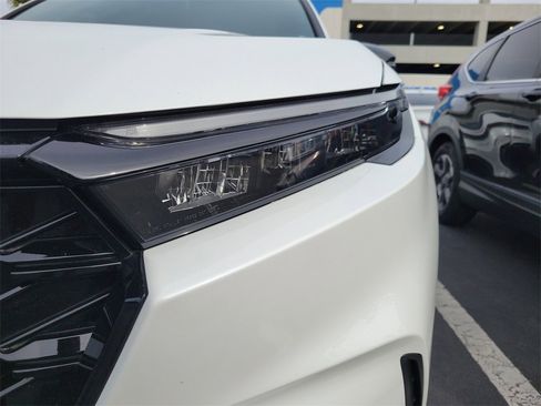 Used 2024 Honda CR-V Sport image 11