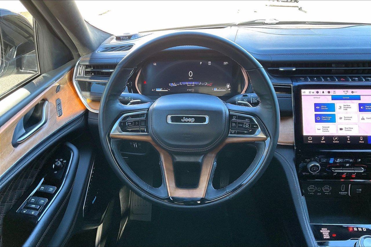 Used 2023 Jeep Grand Cherokee L Summit AWD/4WD image 9