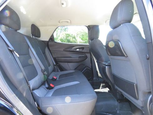 Used 2022 Chevrolet TrailBlazer LT w/ LPO, Blackout Package AWD/4WD image 16