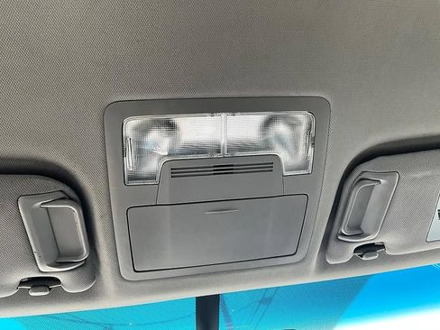 Used 2015 Toyota Camry SE FWD image 28