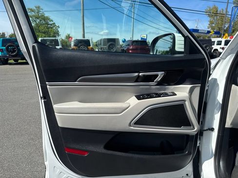 Used 2020 Kia Telluride S w/ S 8 Passenger Seating Package FWD image 24