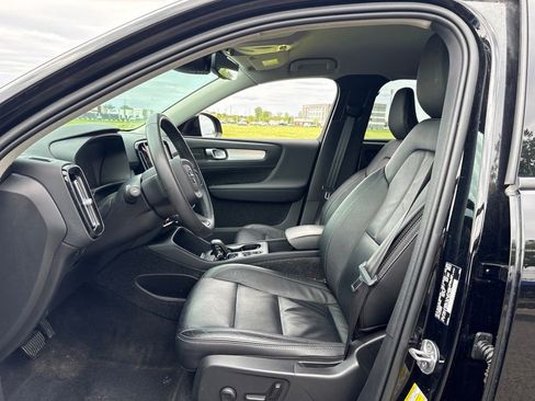 Used 2022 Volvo XC40 T5 Momentum AWD/4WD image 15