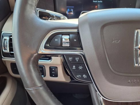 Certified 2022 Lincoln Navigator Reserve RWD image 17
