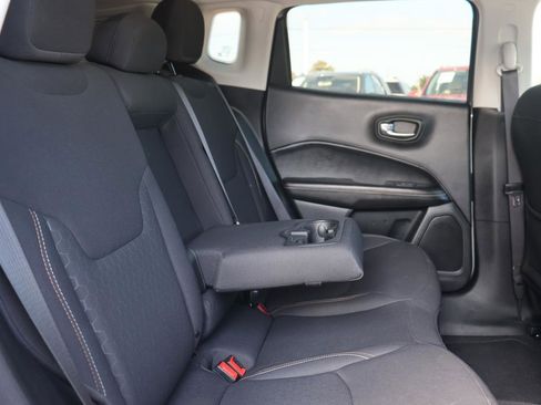 Used 2019 Jeep Compass Sport image 18