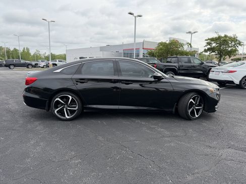 Used 2018 Honda Accord Sport image 9