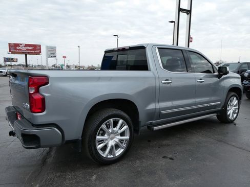 Certified 2024 Chevrolet Silverado 1500 High Country AWD/4WD image 6