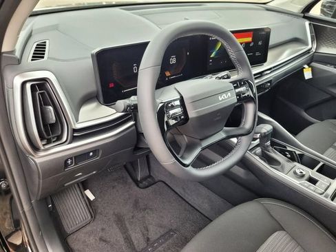 New 2026 Kia Sorento LX FWD image 8