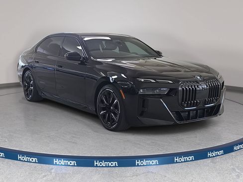 Used 2023 BMW i7 xDrive60 AWD/4WD image 4