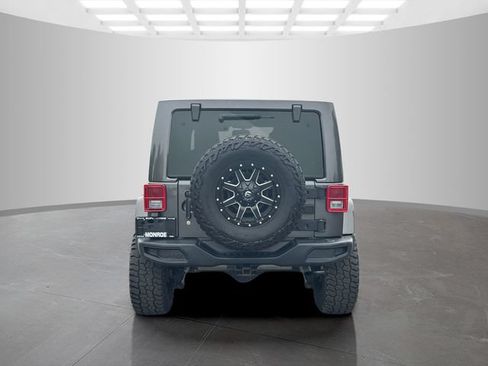 Used 2018 Jeep Wrangler Unlimited Rubicon AWD/4WD image 6