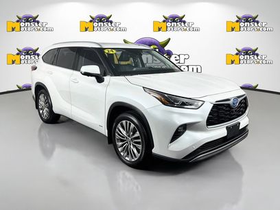 Used 2024 Toyota Highlander Platinum