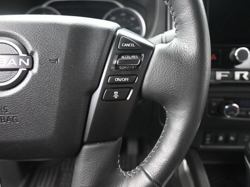 Used 2025 Nissan Frontier SV w/ SV Convenience Package RWD image 13