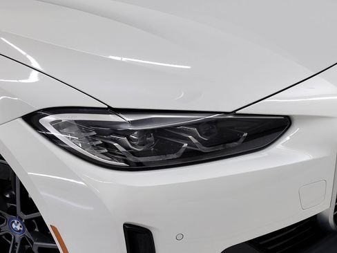 Certified 2023 BMW i4 eDrive40 w/ Premium Package image 3