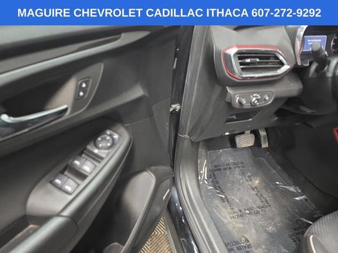 Used 2022 Chevrolet TrailBlazer RS w/ Technology Package AWD/4WD image 28