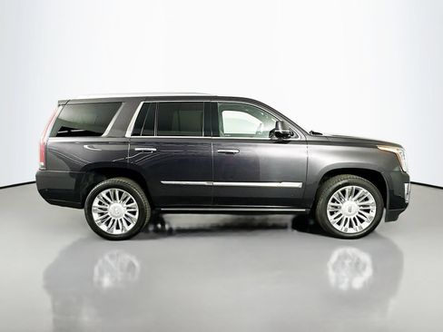 Used 2017 Cadillac Escalade Platinum AWD/4WD image 9