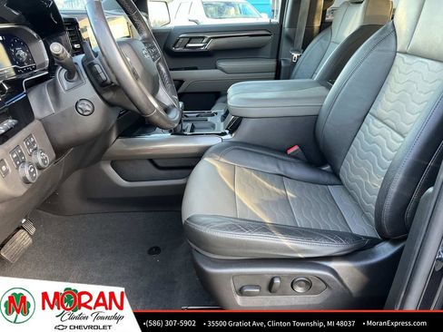 Used 2023 Chevrolet Silverado 1500 ZR2 w/ Technology Package image 18