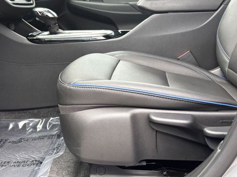 Used 2025 Buick Envista Sport Touring image 23