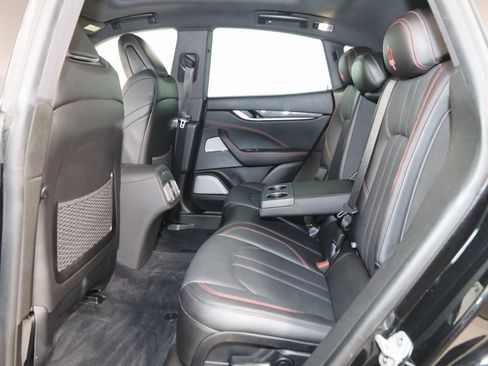 Used 2018 Maserati Levante GranSport image 57