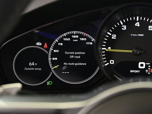 Certified 2022 Porsche Cayenne E-Hybrid image 36