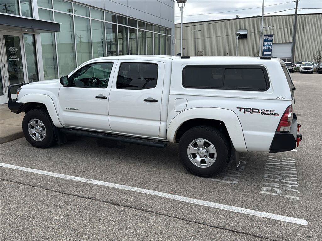Used 2015 Toyota Tacoma 4x4 Double Cab w/ TRD Off-Road Package image 9