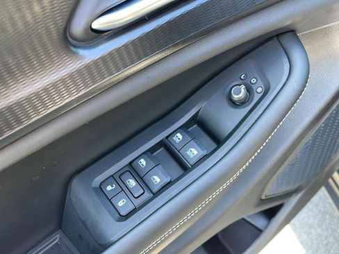 Used 2025 Jeep Grand Cherokee L Altitude RWD image 12
