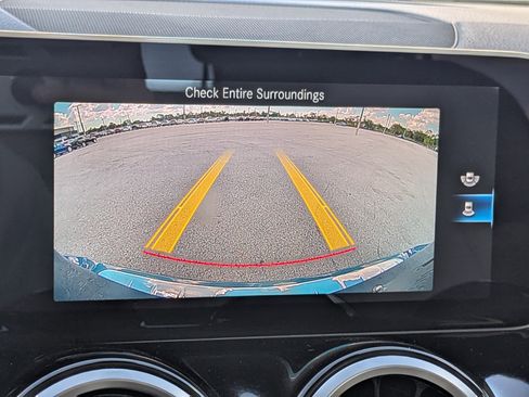 Used 2020 Mercedes-Benz GLB 250 4MATIC image 25