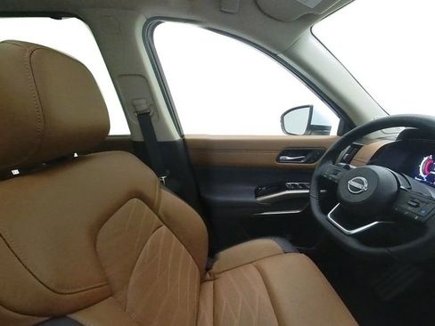 New 2025 Nissan Pathfinder Platinum w/ Cargo Package image 34