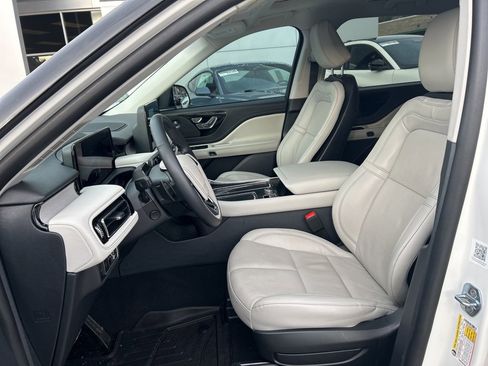 Used 2025 Lincoln Aviator Reserve w/ Jet Appearance Package image 2