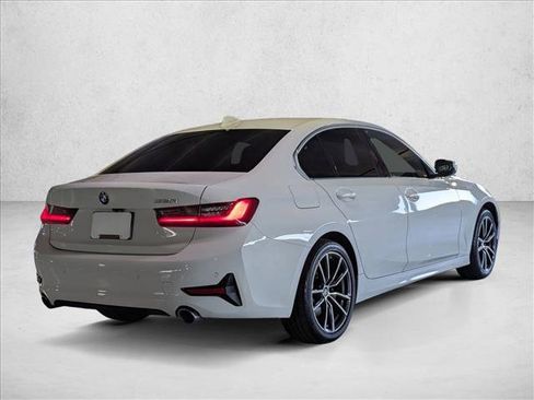 Used 2019 BMW 330i Sedan w/ Premium Package image 5