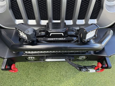 Used 2020 Jeep Wrangler Sport image 11