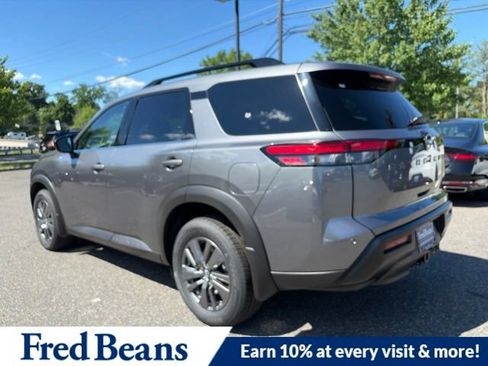 New 2026 Nissan Pathfinder SV w/ SV Premium Package AWD/4WD image 6