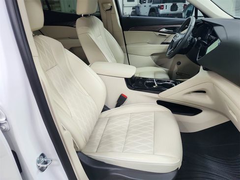 Used 2023 Buick Envision Avenir image 39