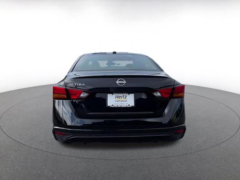 Used 2025 Nissan Altima 2.5 SV FWD image 12