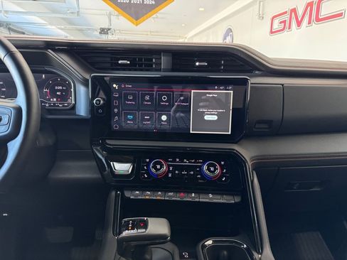 Certified 2025 GMC Sierra 1500 AT4 w/ Technology Package AWD/4WD image 16