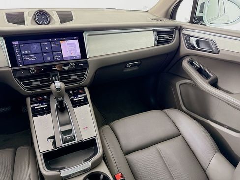 Certified 2023 Porsche Macan Turbo image 26