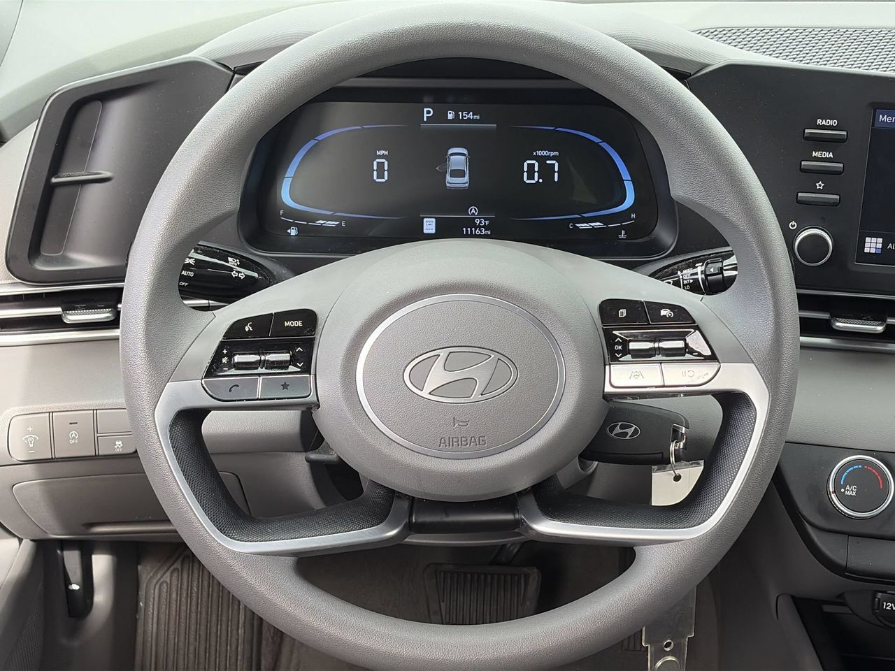 Certified 2024 Hyundai Elantra SE FWD image 21