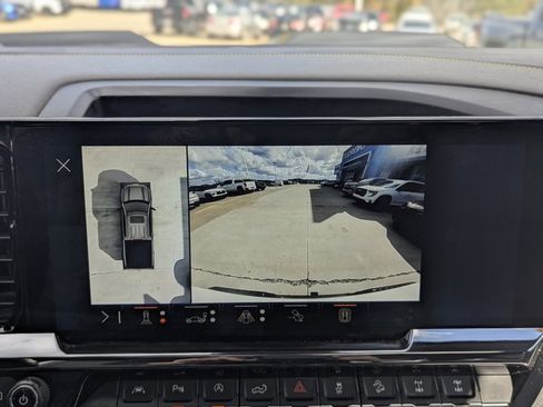 Used 2024 Chevrolet Silverado 1500 ZR2 w/ Technology Package image 41