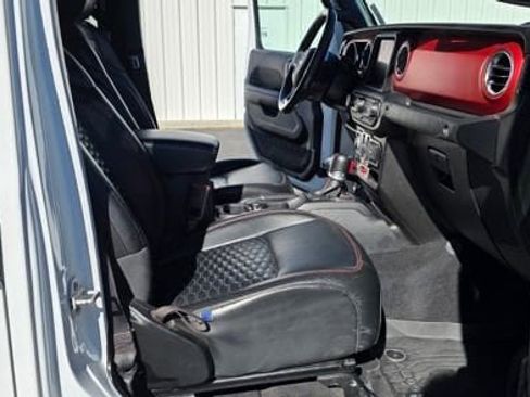 Used 2021 Jeep Gladiator Rubicon AWD/4WD image 15