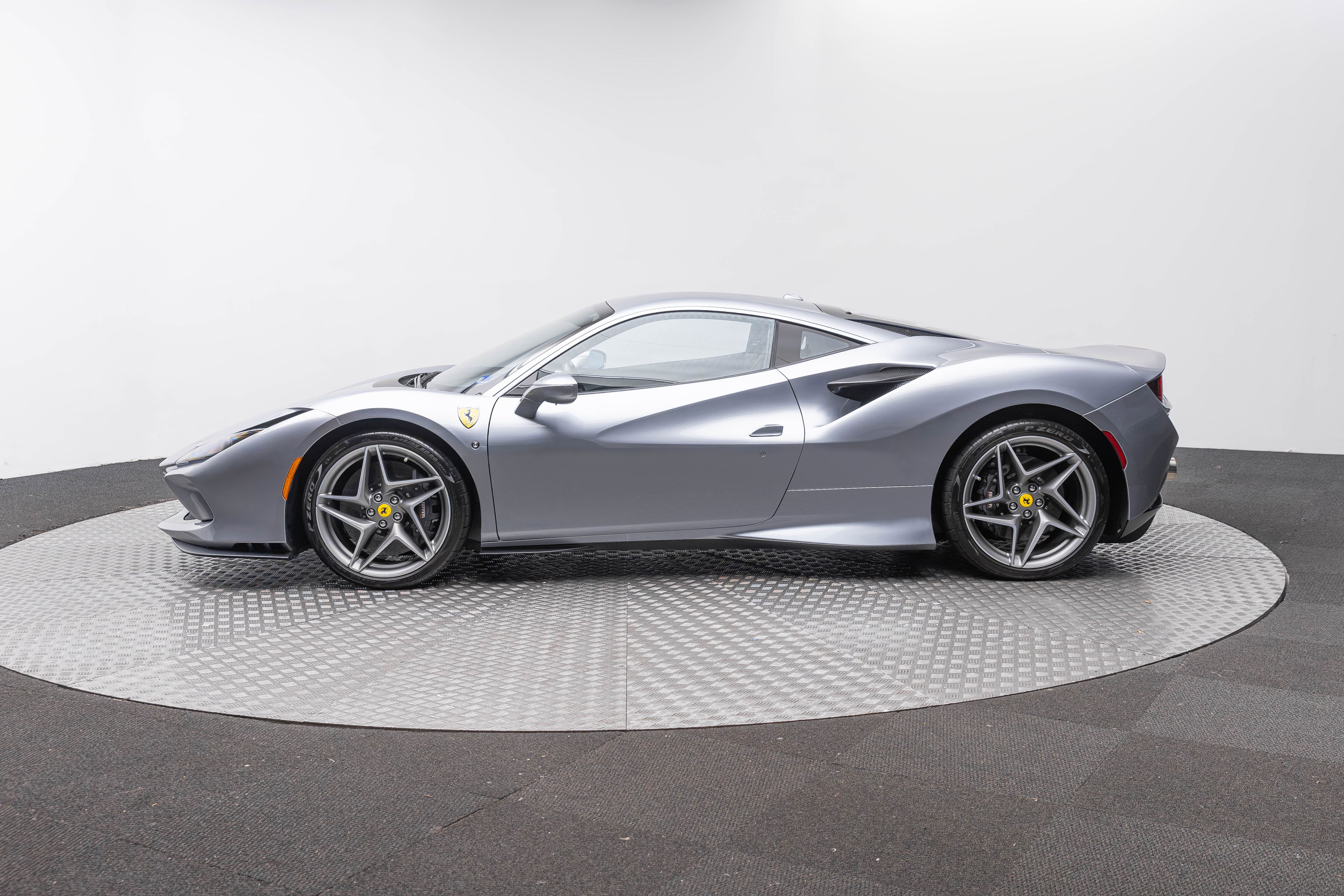 Used 2020 Ferrari F8 Tributo RWD image 2