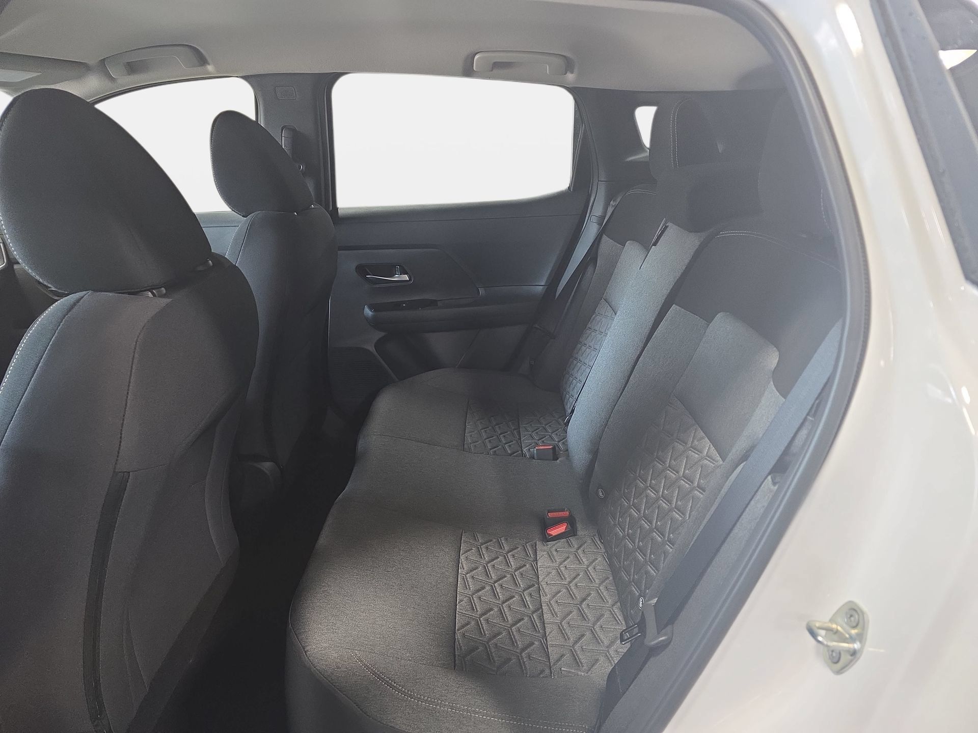 New 2027 Nissan Kicks SV w/ Cold Weather Package FWD image 13