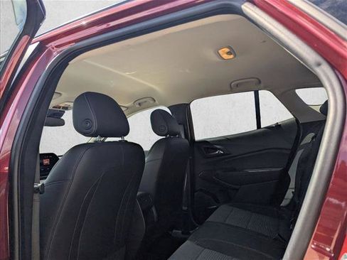 Used 2025 Chevrolet Trax LT FWD image 12
