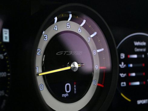 Certified 2025 Porsche 911 GT3 RS image 13