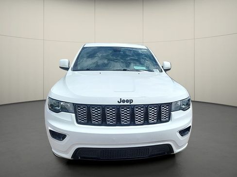 Used 2021 Jeep Grand Cherokee Laredo X AWD/4WD image 2