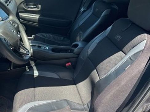 Used 2019 Honda HR-V LX image 10