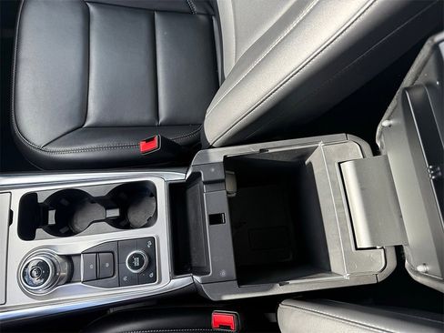 Used 2023 Ford Explorer XLT w/ Equipment Group 202A image 19