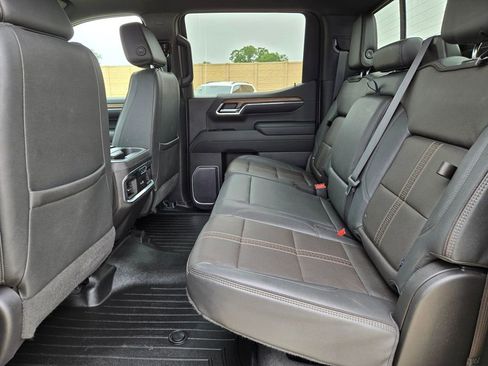 Used 2023 Chevrolet Silverado 1500 High Country w/ Technology Package AWD/4WD image 15