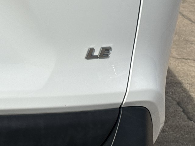 Used 2021 Toyota RAV4 LE FWD image 9