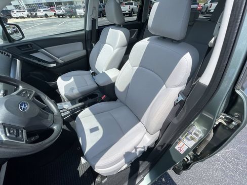 Used 2016 Subaru Forester 2.5i Premium w/ All-Weather Package AWD/4WD image 19