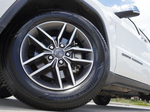 Used 2020 Jeep Grand Cherokee Limited w/ Luxury Group II RWD image 11