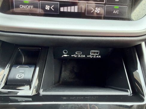Used 2025 Subaru Outback Premium AWD/4WD image 46