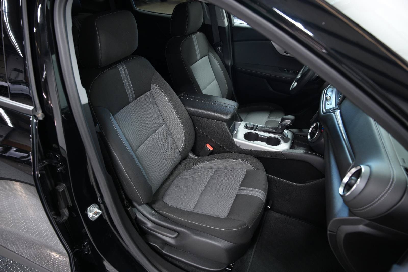 Used 2025 Chevrolet Blazer LT AWD/4WD image 21